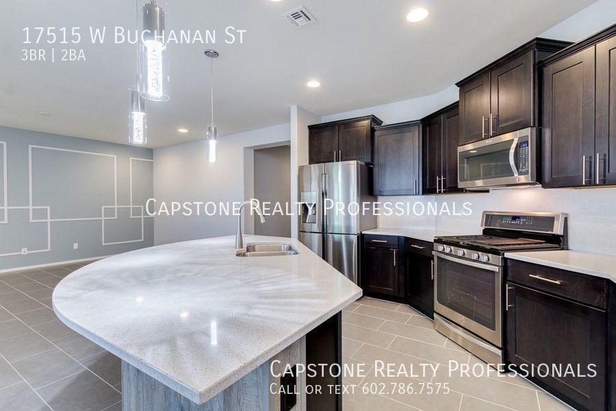 Primary Photo - Exquisite 3 Bedroom 2 Bathroom Home In Can...