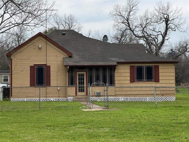 Foto del edificio - 107 Pitts Rd