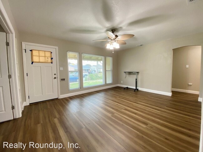 Building Photo - 3 br, 1 bath House - 5260 48th St