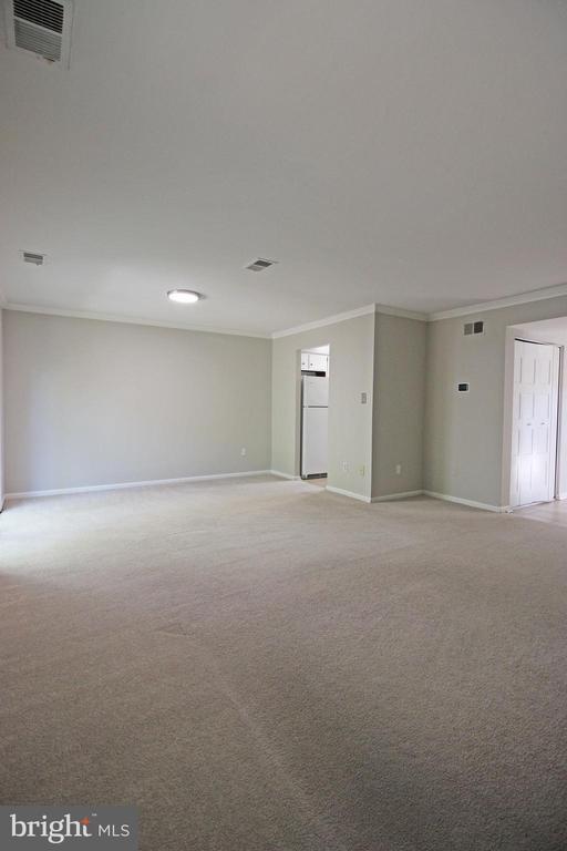 Foto del edificio - 6530 Yadkin Ct