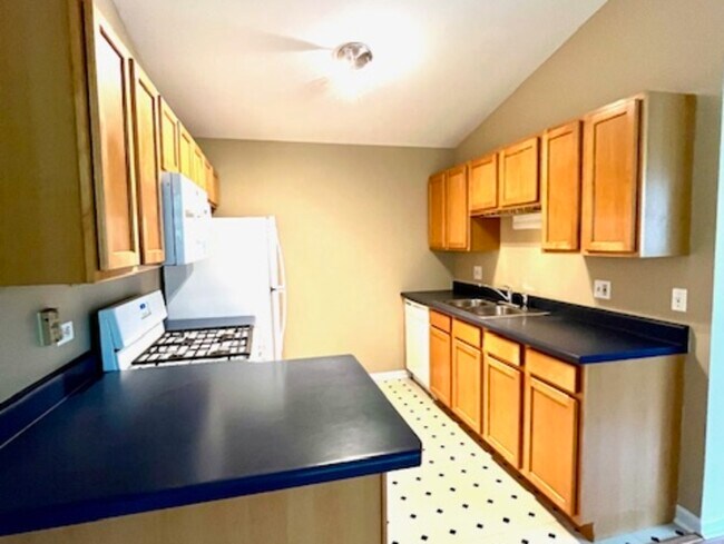 Foto del edificio - 1303 N Red Oak Cir