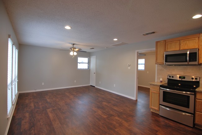 UNIT F - ONE BEDROOM - 344 McCartney Blvd