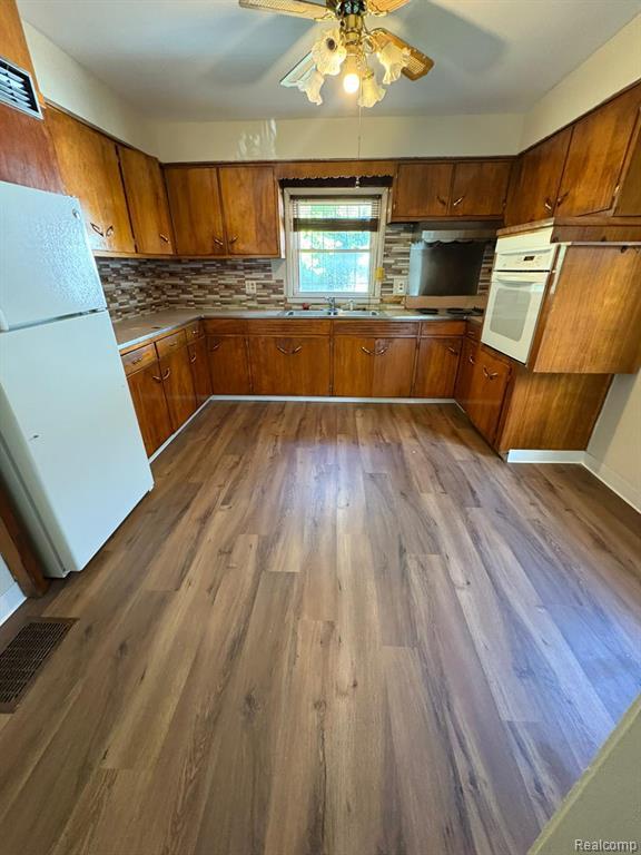 Foto del edificio - 1701 Park St