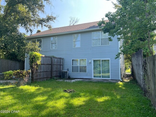 Building Photo - 1553 Mulberry Ave