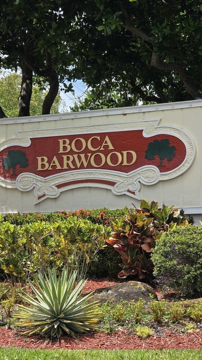 Foto del edificio - 23305 Barwood Ln N