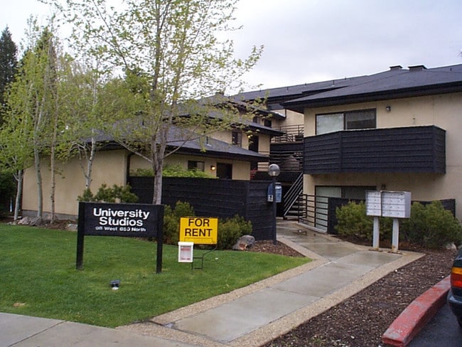 Condominios Universitarios - 98 880 N