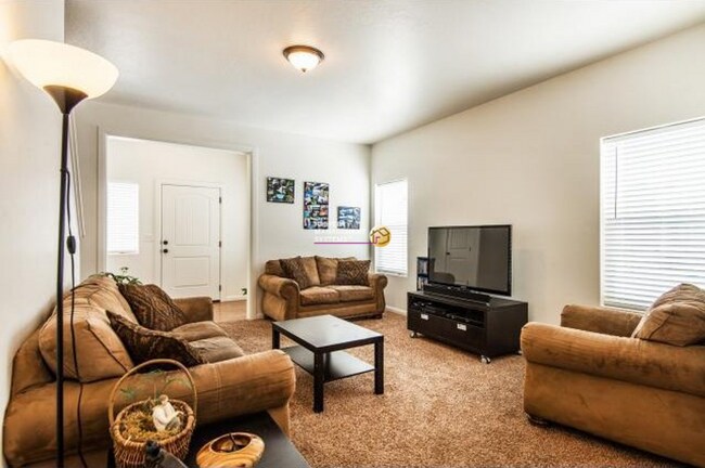 Building Photo - 3 Bedroom Home in Herriman!