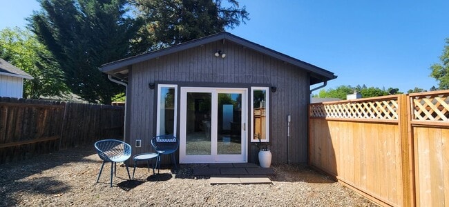 Building Photo - 2818 Hawaiian Ave