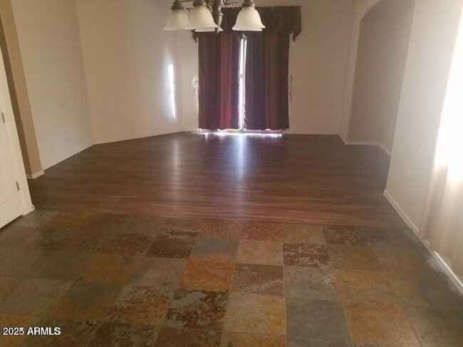 Foto del edificio - 2653 E Canyon Creek Dr