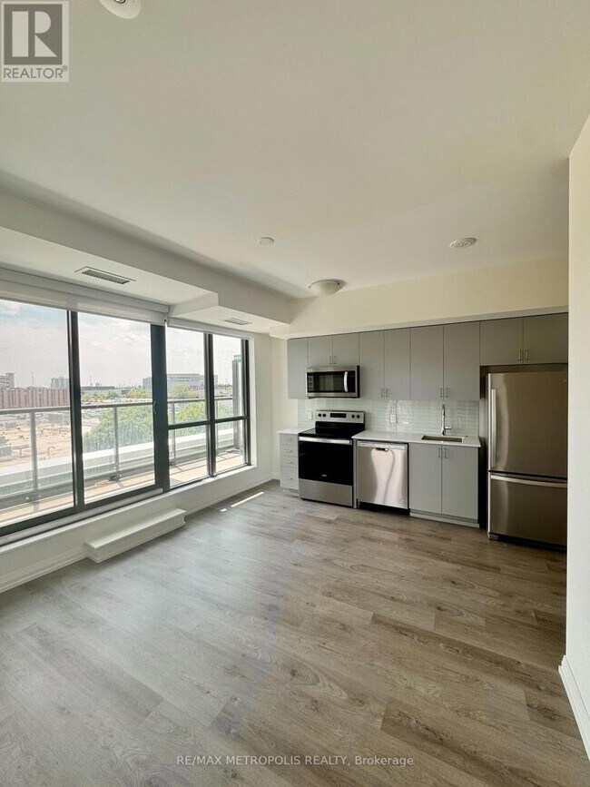 Photo du bâtiment - 325-325 Yorkland Blvd