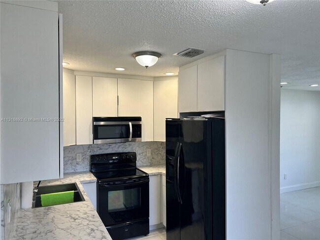 Building Photo - 28723 SW 147th Pl