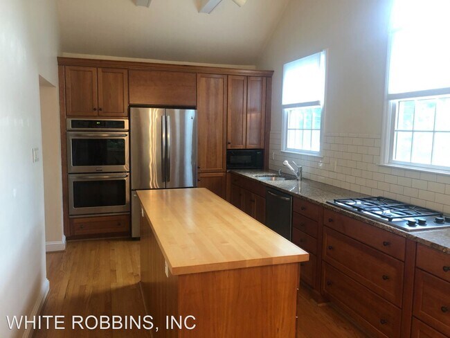 Building Photo - 3 br, 2.5 bath House - 20 Vining Lane