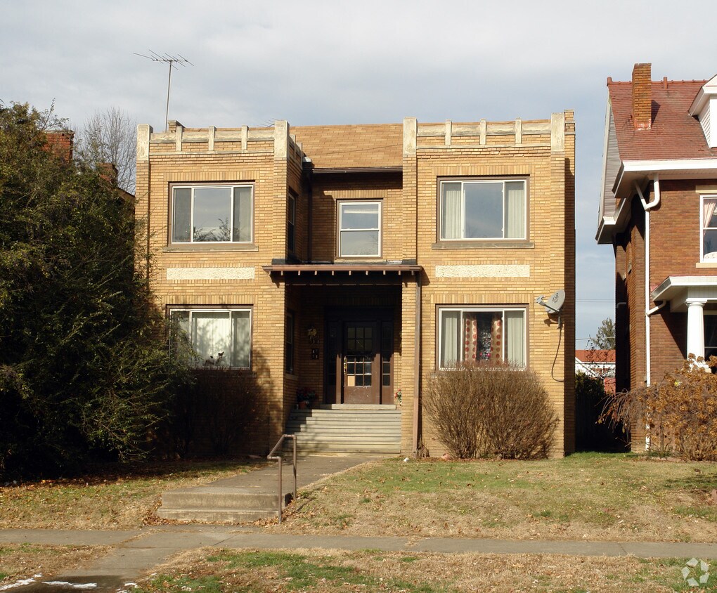 Primary Photo - 1018 12th Ave