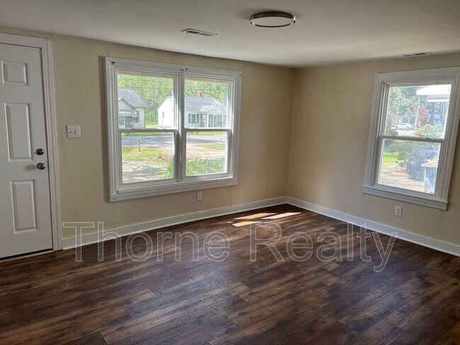 Building Photo - 501 Whitaker St