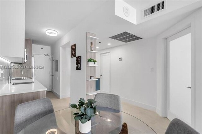 Photo - 100 Lincoln Rd Apartment
