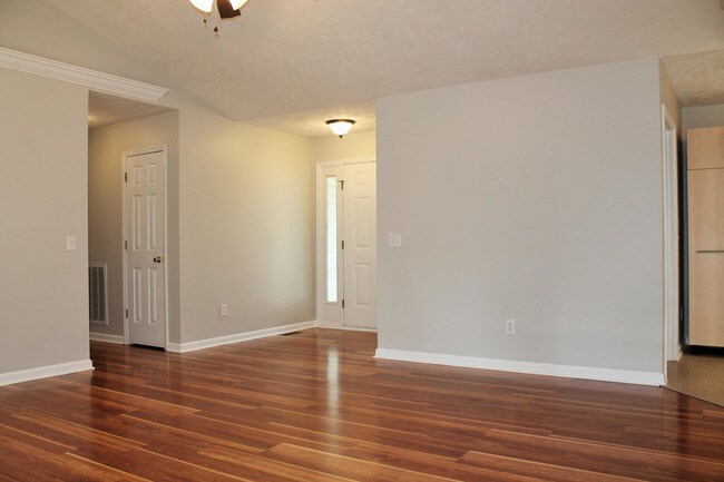 Foto del edificio - 289 Firetree Ln