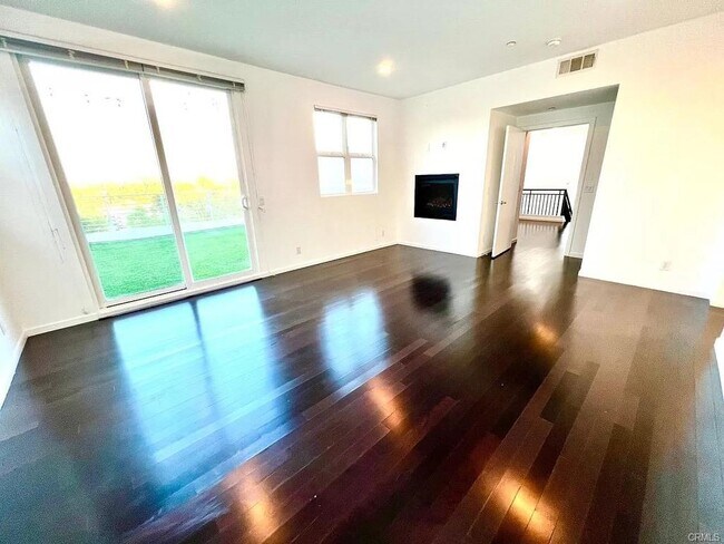 Building Photo - 5698 Como Cir