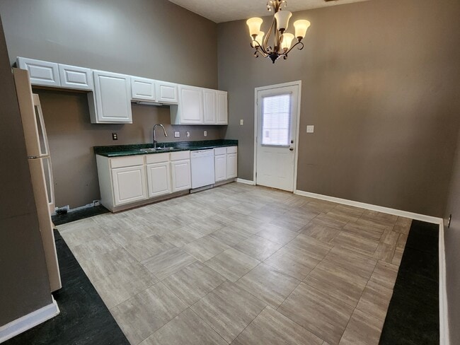 Building Photo - 4002 Waterfield Dr