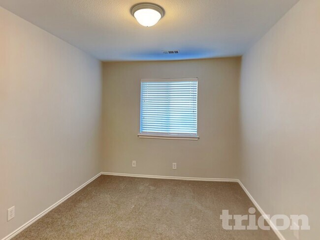 Foto del edificio - 8507 Crinum Lily Dr