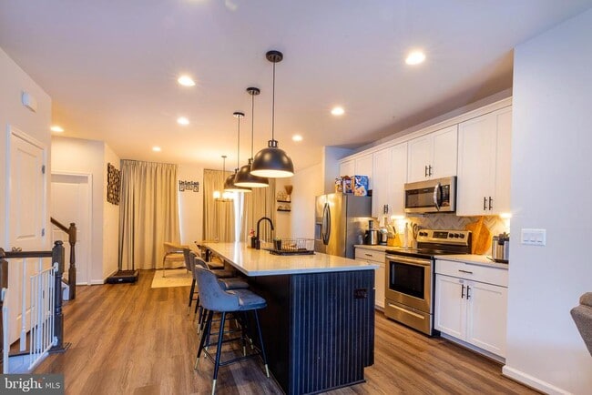 Building Photo - 3912 Applegate Ct