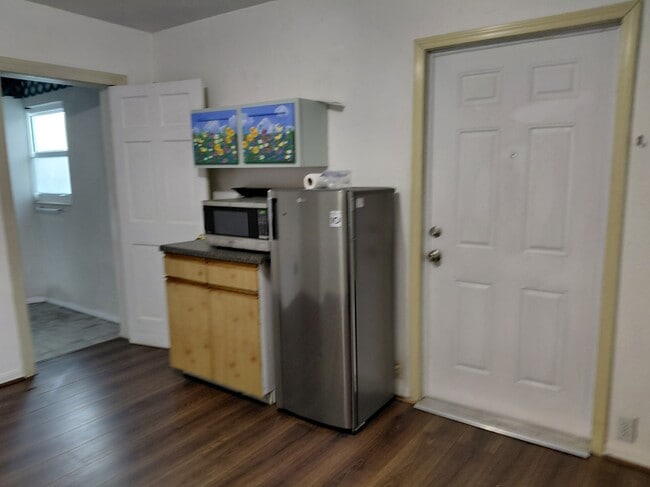 Private Entranceway Door - 5720 24th St W