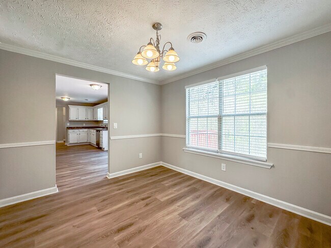 Foto del edificio - 2752 Fairburn Rd SW