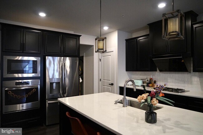 Foto del edificio - 730 Quarry Point Rd