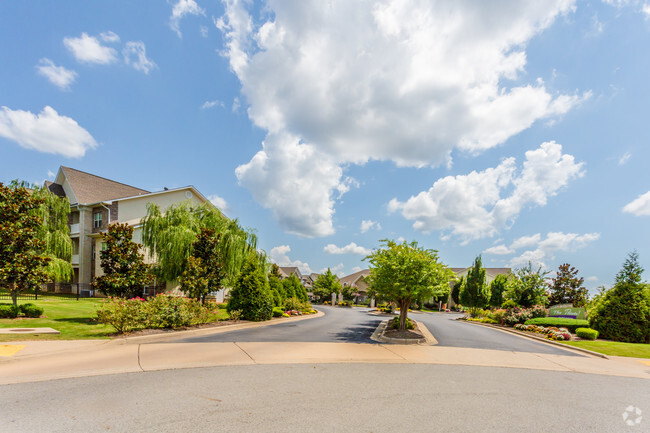 Building Photo - The Pointe at Conway