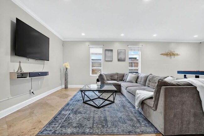 Foto del edificio - 2423 NE 202nd St