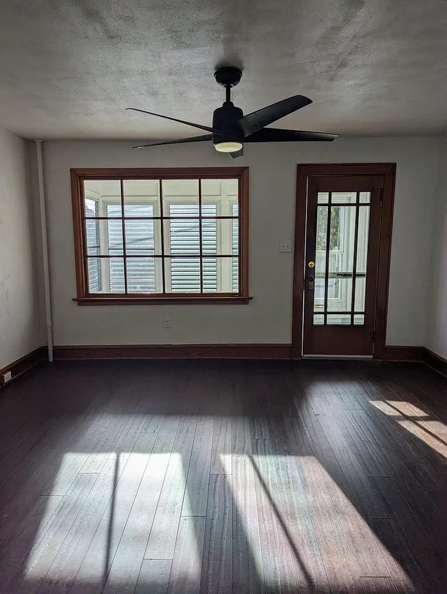 Building Photo - 37 Hurbane St