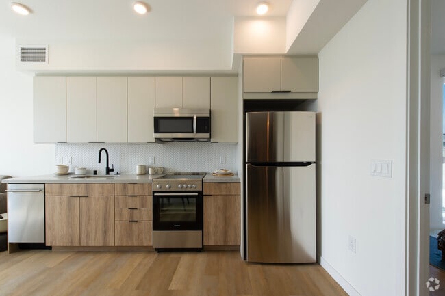 Building Photo - 738 S Normandie Ave
