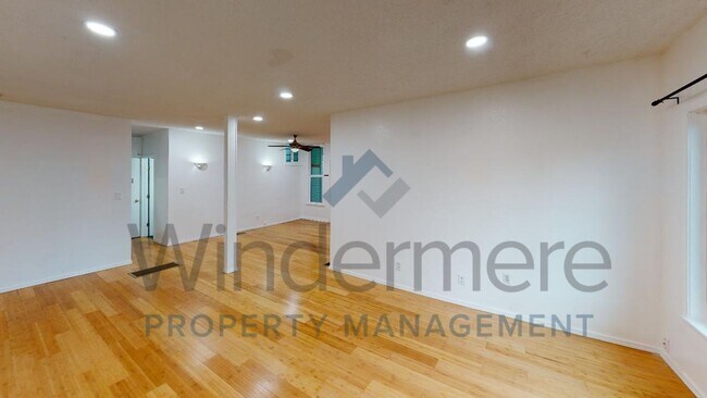 Foto del edificio - 735 Whitman St