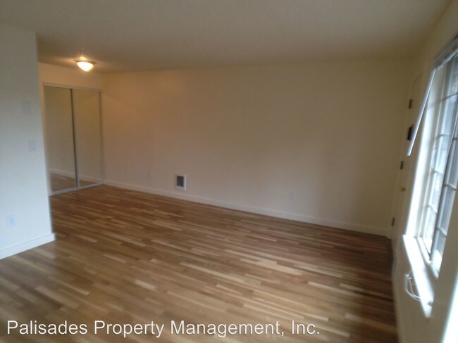 Building Photo - 715 SE 29th Ave