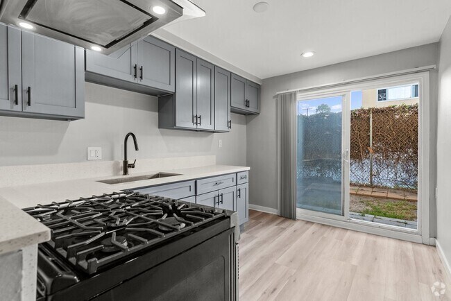 Building Photo - 10442 Lampson Ave