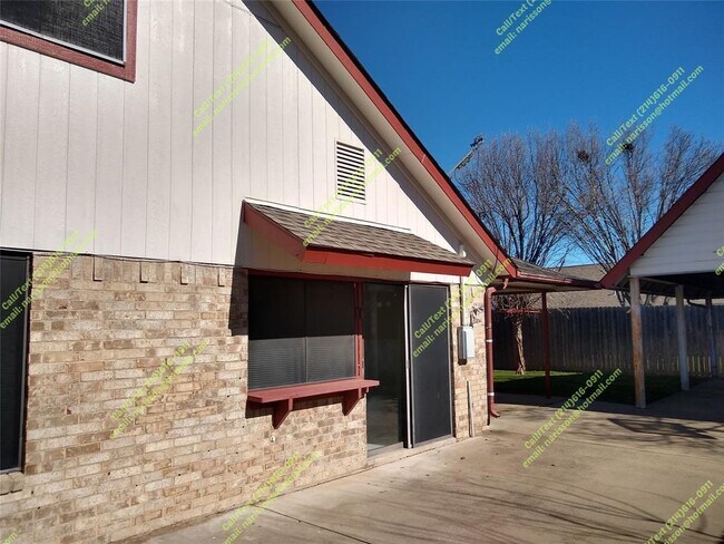 Building Photo - 2916 Woodbridge Dr