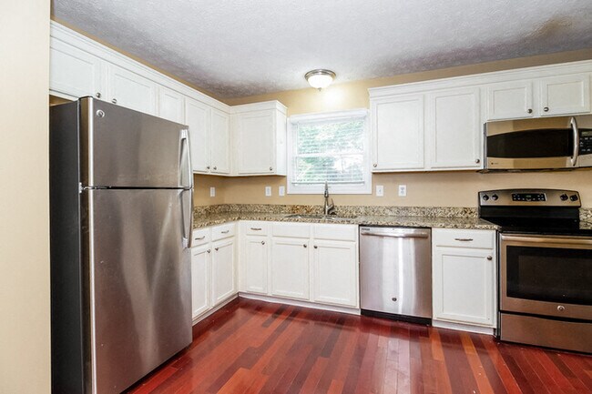 Building Photo - 7725 Pear View Ln
