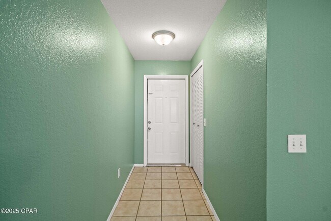Building Photo - 801 Cape Cod Dr