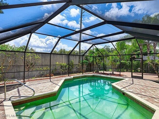 Foto del edificio - 4553 Beechwood Lake Dr