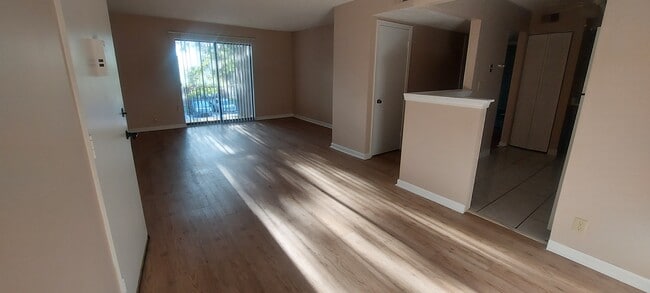 Foto del edificio - 7098 Wildwood Cir