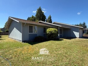 Building Photo - 903 Tartan Dr SW