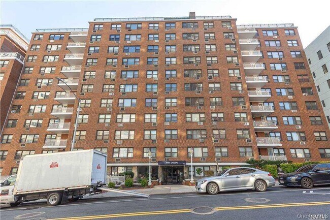 Foto del edificio - 123-40-123-83 83rd Ave