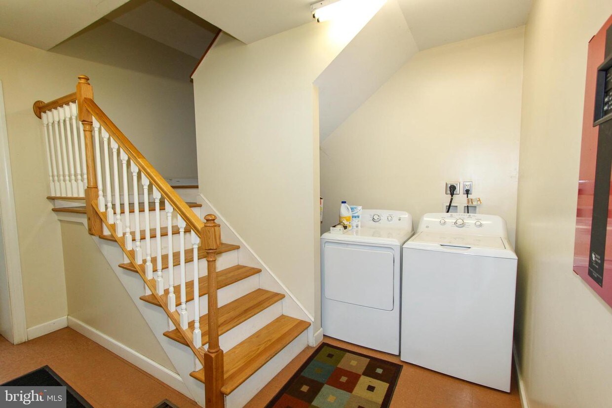 660 Smithfield Ln, Berryville, VA 22611 Room for Rent in Berryville