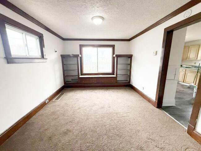 Foto del edificio - 3 BED 1 BATH BEAUTIFUL SINGLE FAMILY HOME IN GARFIELD HEIGHTS!