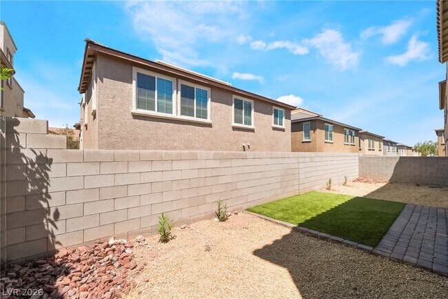 Foto del edificio - 1350 Bear Brook Ave