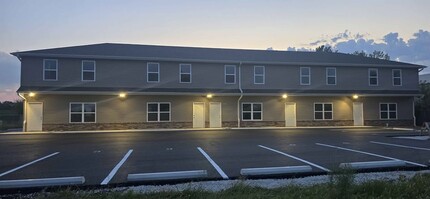 Building Photo - 1301 E 475th Rd