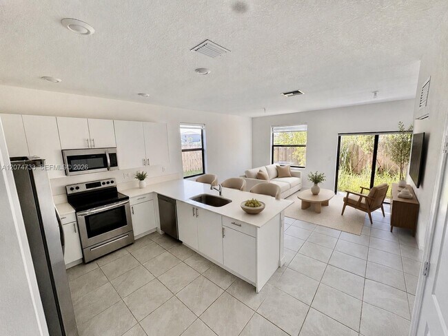 Building Photo - 13265 SW 285th St