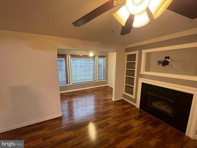 Building Photo - 8303 Bluebird Way