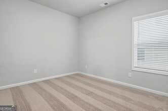 Building Photo - 270 S Ridge