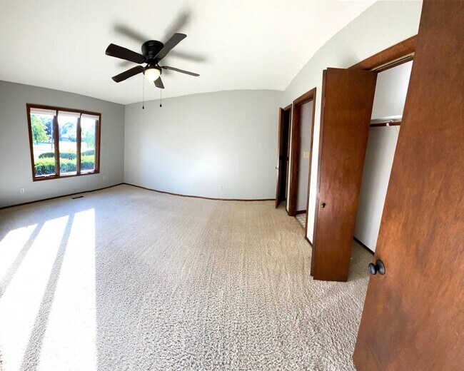 Building Photo - 117 Juniper Drive