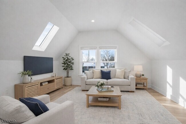 Foto del edificio - 96 Watchung Ave